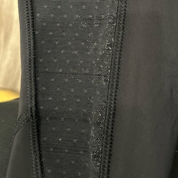 Lululemon Luxtreme Black Leggings with Mesh Detail xs small Size 2 - Picture 4 of 5